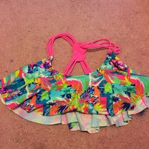 NWOT Floral/Hawaiian themed bikini top